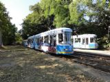 Debrecen: tramvaj Ansaldo-Breda/Ganz ev.č, 505 projíždí kolem dočasné ''vozovny'' do zastávky Aquaticum	30.9.2011	. © Jiří Mazal