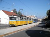 Debrecen: muzejní tramvaj ''bengáli'' ev.č. 486 z roku 1974 stojí za pravidelným spojem na zastávce Debrecen Plaza	30.9.2011	. © Aleš Svoboda