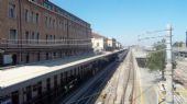 Bologna: celkový pohled na výpravní budovu a nástupiště hlavního nádraží z mostu na Via Matteotti	16.8.2012	 © 	Jan Přikryl