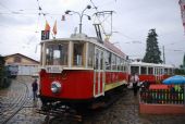 25.08.2013 - Praha, Muzeum DP: Radka a historická tramvaj před odjezdem na projížďku © Radek Hořínek