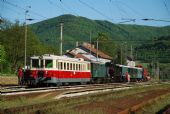 M 262.004 na konci vlakovej súpravy pred odchodom z Hronskej Dúbravy do Zvolena, 10.05.2014, © Kamil Korecz