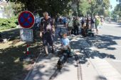27.08.2016 - Hradec Králové, Smetanovo nábř.: mobilní železnička je v provozu také © PhDr. Zbyněk Zlinský
