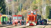 Hemženie na stanici v Tisovci - dva vozne vľavo sú návšteva z Českej republiky... 22.10.2016 © Marko Engler