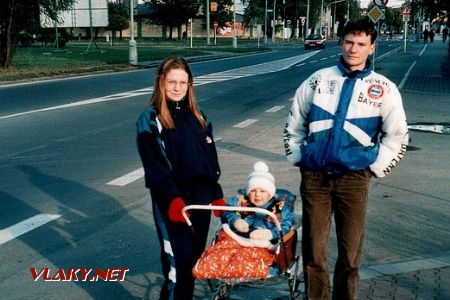 XX.10.1997 - Pardubice: Zdeňka, Vladislav a Milan cestou k hlavnímu nádraží © PhDr. Zbyněk Zlinský