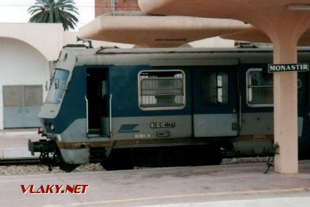 03/04.2000 - Monastir: nástupiště ''Métra du Sahel'' se soupravou Ganz TZ-E-004 © PhDr. Zbyněk Zlinský