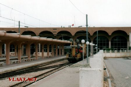 03/04.2000 - Monastir: nádraží ''Métra du Sahel'' ze strany kolejiště © PhDr. Zbyněk Zlinský