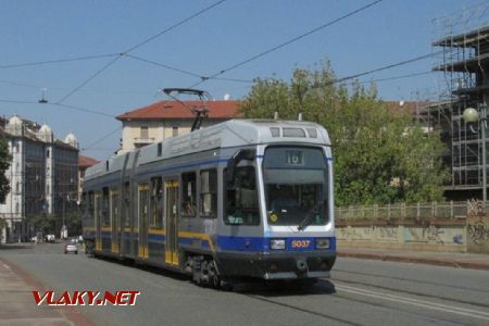 Torino: tramvaj Fiat z počátku devadesátek, 13. 8. 2016 © Libor Peltan