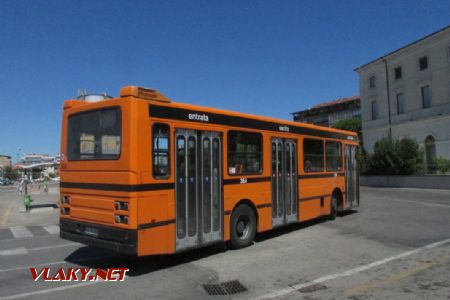 Pescara: městský autobus Socimi, 15. 8. 2016 © Libor Peltan