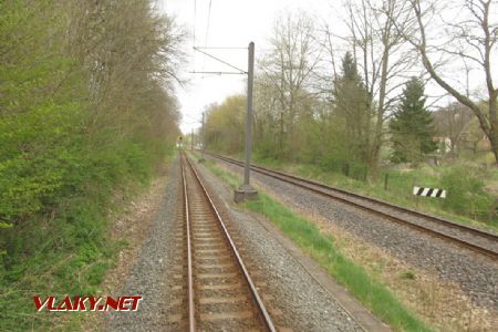 13.4.2017 - úsek Waltershausen - Friedrichroda: souběh s železniční tratí © Dominik Havel