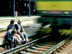 Tři vozy, dvě nádraží, jeden cíl: Preventivní vlak 2012 varuje