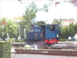 Modrý rušeň posunuje v stanici Hoorn