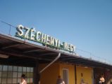 Szécsényi - Hegy, Pohľad na názov stanice (narýchlo v dave ľudí)