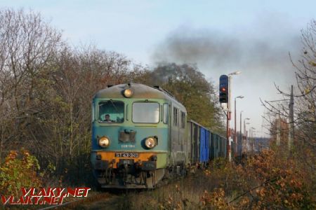 16.11.2017 - Kamieniec Ząbkowicki ST43-340 s nákladním vlakem do Piławy Gorne @ Tomáš Ságner