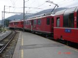 Odstavené vlaky čakajúce na svoju cestu, 26.7.2005, St. Moritz