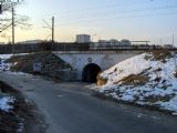 Bratislava - Kramáre, cesta vedie na Brniansku ulicu, v pozadí Horský park, 28.1.2006, © Tomáš Gerčák