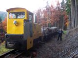 ZB - vlak lesní železnice nakládka, 29.10.2005, © Karol Šmehil