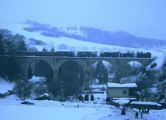 Súprava historického vlaku na viadukte, 25.2.2006, © PhDr. Marián Dujnič