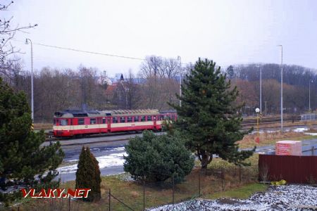 Koľajisko ŽST s vlakom pripraveným na odchod. 31.1.2009  © Radek Hořínek