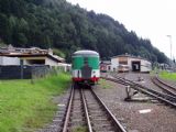 Depo úzkorozchodnej Pinzgau Bahn a viditeľný rozdiel klasického a úzkeho rozchodu. © Michal Jankech
