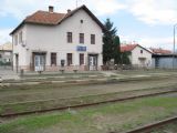 Staničná budova v lete, žst. Poltár, 19.9.2006, © Tomáš Rotbauer