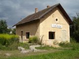 Budova zastávky, zastávka Cinobaňa, 23.8.2006, © Tomáš Rotbauer