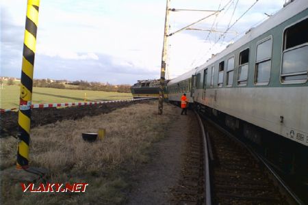 Nehoda rýchliku a nákladného vlaku na Královéhradecku