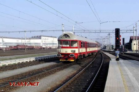 Nyní: 16.03.07 - Hradec Králové hl.n.: odjíždějící Sp 1953 Hradec Králové - Doudleby n.O. ve složení 854.020-5 + 954.004-8