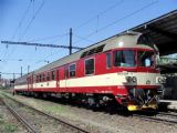 19.05.2007 - Praha-Vršovice: 854.004-9 v čele opožděného Os 9509 Turnov - Praha-Vršovice © PhDr. Zbyněk Zlinský