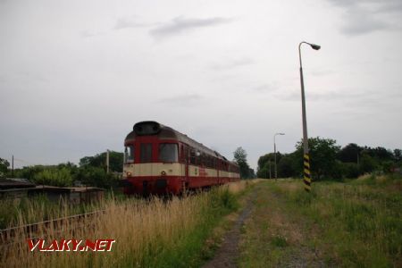 851.005 přijíždí od Olomouce, Os3621, Uničov 18.6.2007 © Radek Hořínek