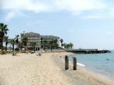 05.06.2007 - Santa Susanna: pohled na pláž s hotely a vyústěním vodoteče chráněným hrázemi © PhDr. Zbyněk Zlinský