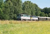 16.07.2007 - Teplice nad Metují: 754.030-5 + 754.048-7 v čele Orient Expressu se blíží ke stanici © Václav Vyskočil