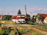 812.054 ako vlak 6618 do Lučenca odchádza zo stanice Breznička, 15.7.2007, © Branislav Grebečí