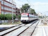 10.06.2007 - Calella: protijedoucí vlak od Blanes na Barcelonu v podání sólo jednotky řady 447 © PhDr. Zbyněk Zlinský