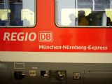 Každý vůz v soupravě má na bočnici označní München-Nürnberg-Express. 4. 8. 2007 © Jiří Mazal