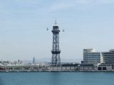 10.06.2007 - Barcelona: kabiny lanovky Aeri del Port se míjejí na věži Jaume I © PhDr. Zbyněk Zlinský