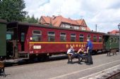 14.8.2007 - Bertsdorf: bufetový vůz KB4 Rp 970-437 a obsluha vlaku © Václav Vyskočil