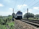 25.08.2007 - Břeclav: Shalomek a 350.017-0 v čele EC 170 HUNGARIA Budapest-Keleti pu - Berlin Gesundbrunnen proti slunci © PhDr. Zbyněk Zlinský