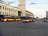 28.03.2007 - Hradec Králové: Riegrovo náměstí - zastávky MHD před nádražím, stanoviště A © PhDr. Zbyněk Zlinský