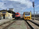 29.09.2007 - Břeclav: dvě vize regionální dopravy - 1116.047-0 s ''Lasičkou'' jako Os 2313 Břeclav - Wiener Neustadt Hbf a 814.209-2 + 014.005-3 + 814.210-1 na propagační jízdě © PhDr. Zbyněk Zlinský