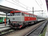 10.05.2007 - Hradec Králové hl.n.: 749.008-9 v čele Sp 1950/R 954 Letohrad - Praha-Smíchov © PhDr. Zbyněk Zlinský