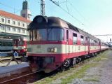 06.09.2004 - Hradec Králové hl.n.: ''hydra'' 852.013-2 v čele Os 5504 do Turnova © PhDr. Zbyněk Zlinský