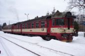 17.02.2005 - Pilníkov: 853.002 na Os 5705 © Václav Vyskočil