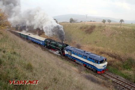 Velká nad Veličkou zastávka. 21.10. 2007 © Milan Vojtek