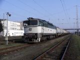 16.03.2007 - Hradec Králové hl.n.: 750.160-4 v čele čekajícího nákladního vlaku © PhDr. Zbyněk Zlinský  