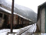 Španielska stanica Canfranc, chátrajúce vagóny, 11.3.2006, © František Halčák