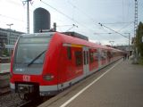 DB- vlak S-Bahn Stuttgart, složený ze dvou jednotek řady 425DB stojí na lince S1 ve stanici Vaihingen. 03.09.2007© Ing. Jan Přikryl