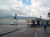 Zürich - starý trolejbus Mercedes O405 GTZ VBZ opouští na lince 33 konečnou Bahnhof Tiefenbrunnen u Curyšského jezera. 04.09.2007© Ing. Jan Přikryl