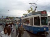 Zürich - sólo dvoučlánková tramvaj řady Be 4/6 2027 VBZ z roku 1977 přijíždí na lince 15 do stanice Central. 04.09.2007© Ing. Jan Přikryl