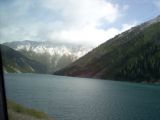 Pohled z minibusu linky Bernina- Zernez na přehradní jezero za Livignem. 05.09.2007 © Ing. Jan Přikryl