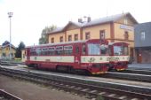 26.10.2005 - Mor. Budějovice: 810.170 na Os 24807, 810.421 na Os 24858 © Václav Vyskočil